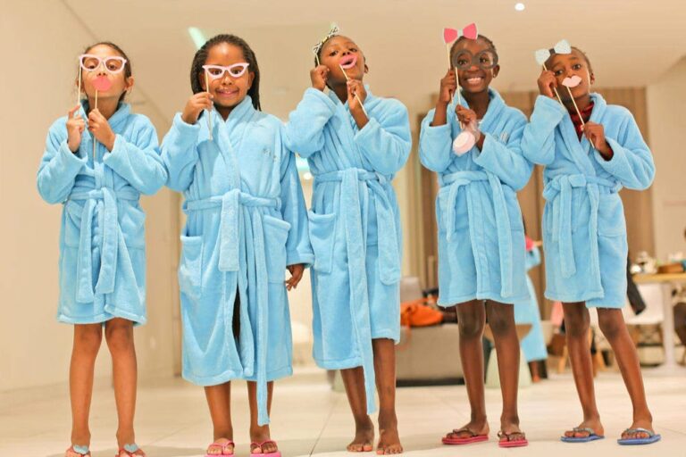 pamper parties kids spa blue gowns